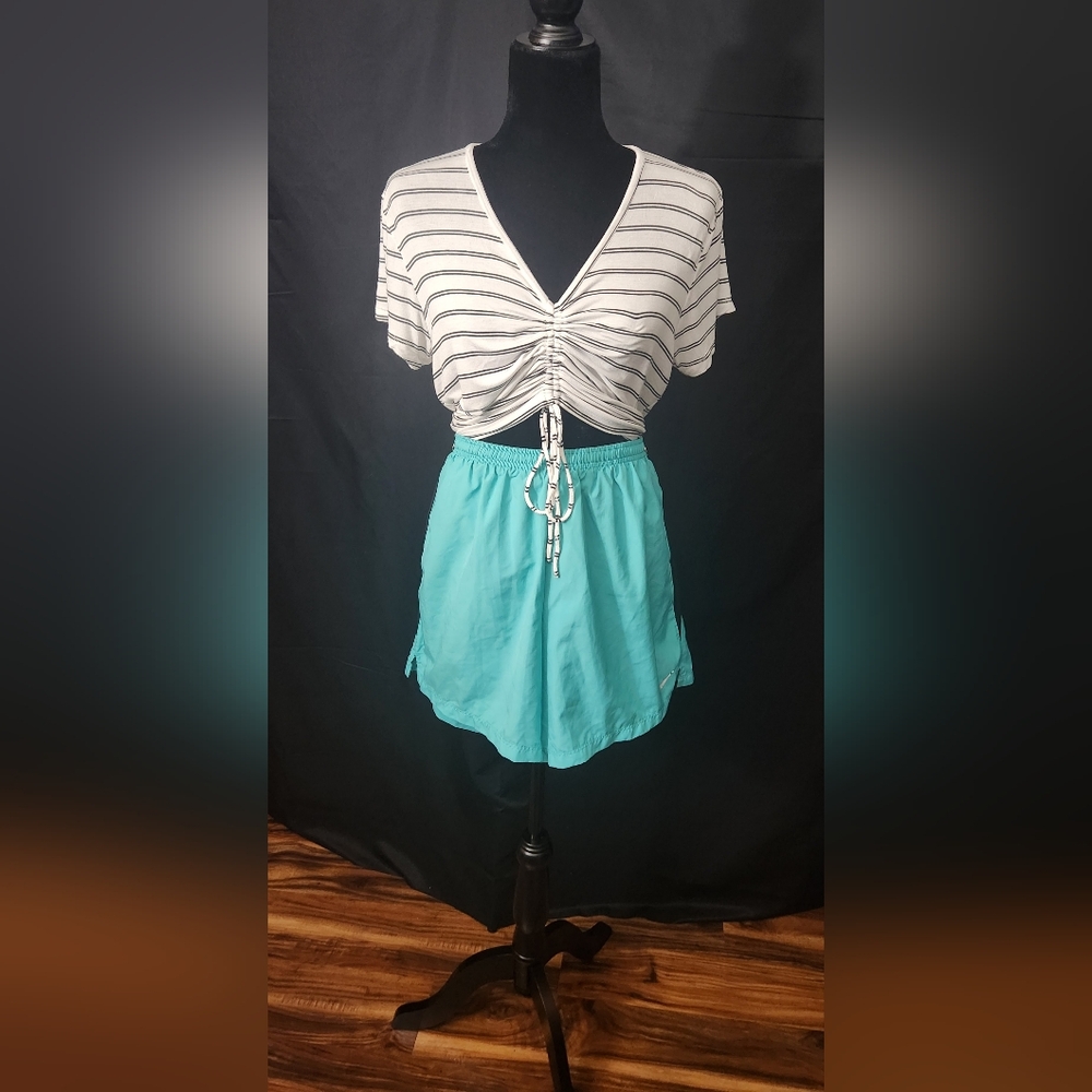 Love Charm Ruched Drawstring Tee Size L - Picture 6 of 14
